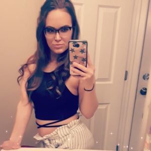 Meet your Posher, Elizabeth